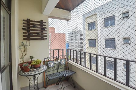 Apartamento à venda com 90m², 3 quartos e 2 vagas Apartamento à venda com 90m², 3 quartos e 2 vagasSacada