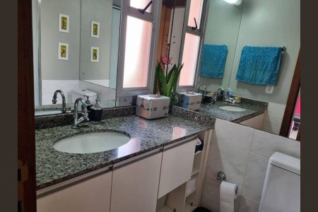 Apartamento à venda com 58m², 2 quartos e 1 vaga Apartamento à venda com 58m², 2 quartos e 1 vagaBanheiro