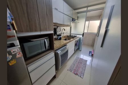 Cozinha de apartamento à venda com 2 quartos, 58m² em Jardim Carvalho, Porto Alegre