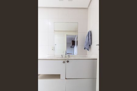 Apartamento à venda com 150m², 4 quartos e 2 vagasBanheiro do Quarto 3 suíte 