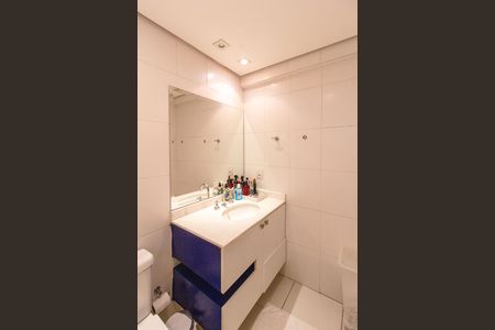 Apartamento à venda com 150m², 4 quartos e 2 vagasBanheiro do Quarto 2 suíte 