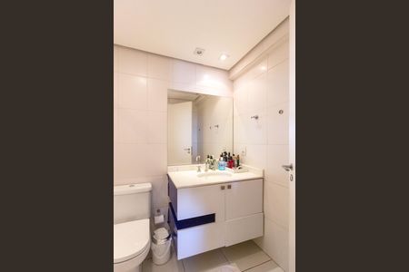 Apartamento à venda com 150m², 4 quartos e 2 vagasBanheiro do Quarto 2 suíte 