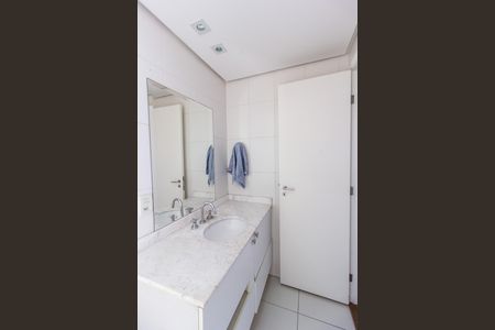 Apartamento à venda com 150m², 4 quartos e 2 vagasBanheiro do Quarto 3 suíte 