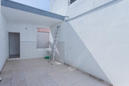 Casa para alugar com 218m², 2 quartos e 1 vagaÁrea de Serviço e quintal