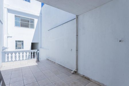 Casa para alugar com 218m², 2 quartos e 1 vagaÁrea de Serviço e quintal