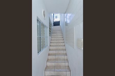 Casa para alugar com 218m², 2 quartos e 1 vagaEscada