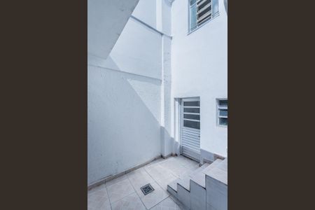 Casa para alugar com 218m², 2 quartos e 1 vagaQuintal