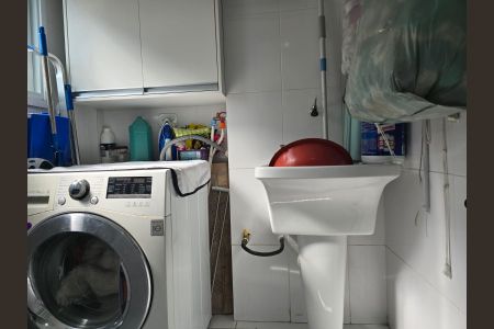 Apartamento à venda com 65m², 2 quartos e 1 vagaÁrea de Serviço