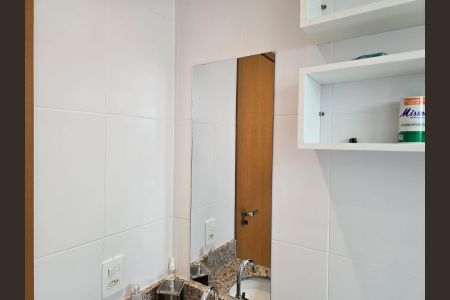 Apartamento à venda com 65m², 2 quartos e 1 vagaBanheiro Social