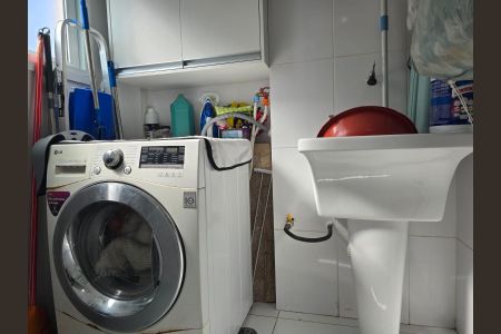 Apartamento à venda com 65m², 2 quartos e 1 vagaÁrea de Serviço