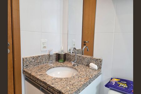 Apartamento à venda com 65m², 2 quartos e 1 vagaBanheiro Social