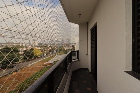 Apartamento para alugar com 80m², 3 quartos e 2 vagasSacada do Quarto 2