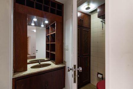 Apartamento à venda com 63m², 2 quartos e 1 vaga Apartamento à venda com 63m², 2 quartos e 1 vagaLavabo