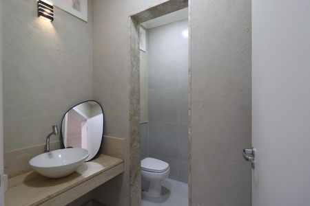 Casa para alugar com 380m², 4 quartos e 4 vagasLavabo