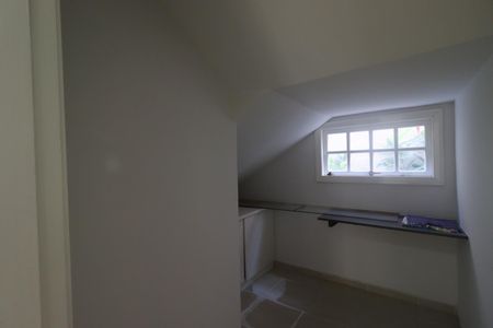 Casa para alugar com 380m², 4 quartos e 4 vagasEscritório 