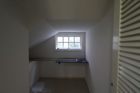 Casa para alugar com 380m², 4 quartos e 4 vagasEscritório 