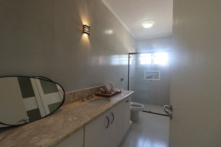 Casa para alugar com 380m², 4 quartos e 4 vagasBanheiro da Suíte 2