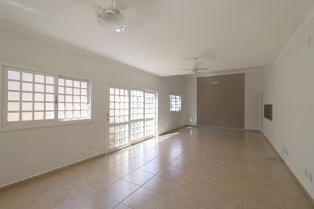 Casa para alugar com 380m², 4 quartos e 4 vagasSala