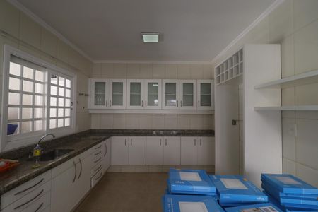 Casa para alugar com 380m², 4 quartos e 4 vagasCozinha