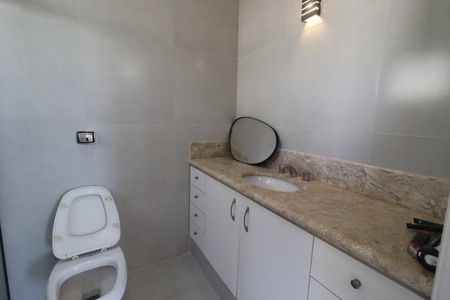 Casa para alugar com 380m², 4 quartos e 4 vagasBanheiro da Suíte 3