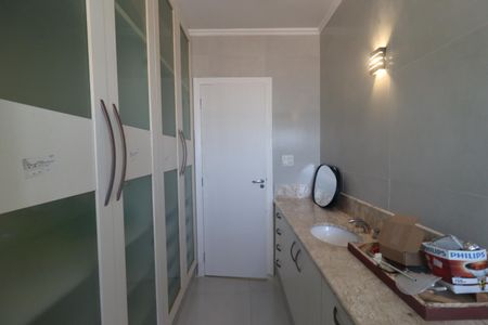 Casa para alugar com 380m², 4 quartos e 4 vagasBanheiro da Suíte 2