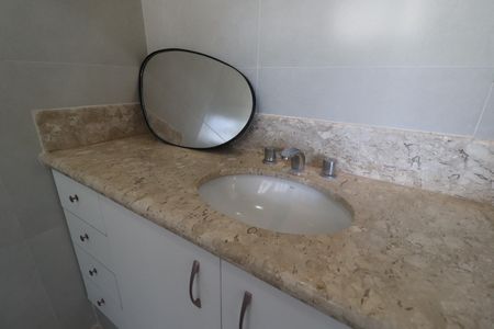Casa para alugar com 380m², 4 quartos e 4 vagasBanheiro da Suíte 3