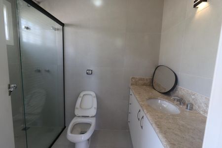 Casa para alugar com 380m², 4 quartos e 4 vagasBanheiro da Suíte 3