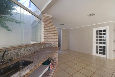 Casa para alugar com 380m², 4 quartos e 4 vagasÁrea gourmet