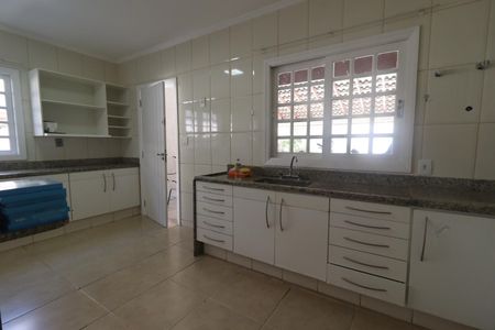 Casa para alugar com 380m², 4 quartos e 4 vagasCozinha