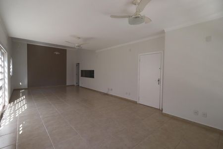 Casa para alugar com 380m², 4 quartos e 4 vagasSala