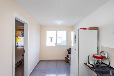 Sala, cozinha e área de serviço de apartamento para alugar com 1 quarto, 26m² em Parque Pan Americano, São Paulo