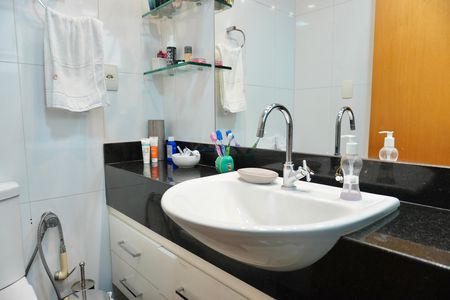 Apartamento à venda com 80m², 3 quartos e 2 vagasBanheiro da Suíte
