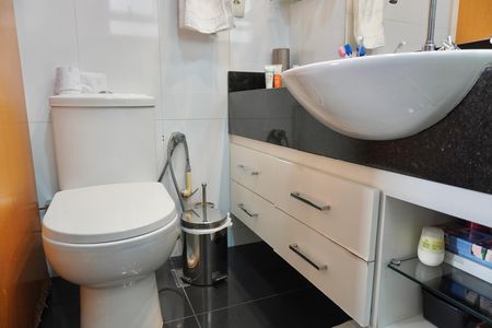 Apartamento à venda com 80m², 3 quartos e 2 vagasBanheiro da Suíte