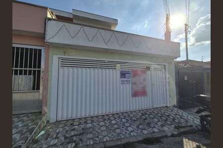 Casa à venda com 155m², 3 quartos e 2 vagasFachada