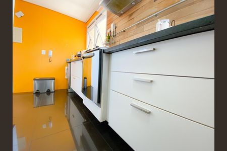 Apartamento à venda com 96m², 3 quartos e 2 vagas Apartamento à venda com 96m², 3 quartos e 2 vagasCozinha