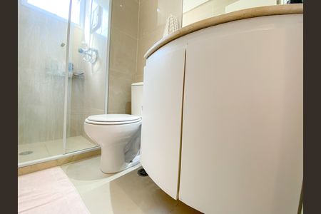 Apartamento à venda com 96m², 3 quartos e 2 vagas Apartamento à venda com 96m², 3 quartos e 2 vagasBanheiro Social