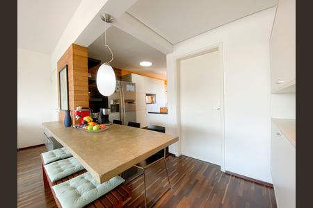 Apartamento à venda com 96m², 3 quartos e 2 vagas Apartamento à venda com 96m², 3 quartos e 2 vagasCozinha