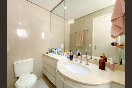 Apartamento à venda com 96m², 3 quartos e 2 vagas Apartamento à venda com 96m², 3 quartos e 2 vagasBanheiro Suíte