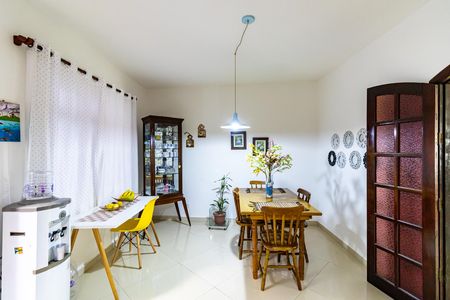 Casa à venda com 147m², 3 quartos e 3 vagas