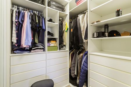 Apartamento à venda com 90m², 2 quartos e 1 vaga Apartamento à venda com 90m², 2 quartos e 1 vagaCloset