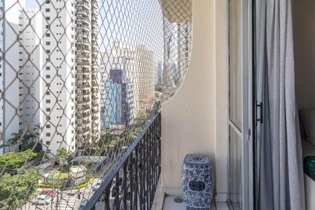 Apartamento à venda com 70m², 2 quartos e 1 vaga Apartamento à venda com 70m², 2 quartos e 1 vagaVaranda