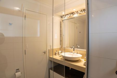 Apartamento à venda com 70m², 2 quartos e 1 vaga Apartamento à venda com 70m², 2 quartos e 1 vagaBanheiro