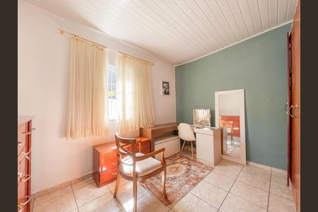 Casa à venda com 240m², 5 quartos e 5 vagasQuarto 2 (Casa 1)