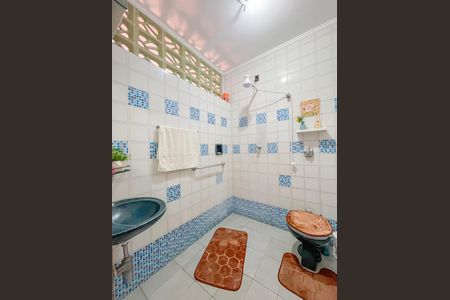 Casa à venda com 240m², 5 quartos e 5 vagasBanheiro de serviço