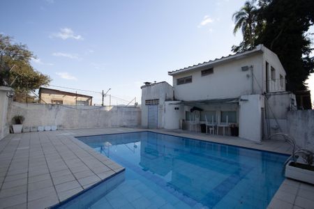 Casa à venda com 72m², 2 quartos e 1 vagaÁrea comum - Piscina