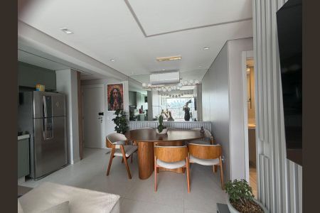 Apartamento à venda com 64m², 2 quartos e 1 vaga Apartamento à venda com 64m², 2 quartos e 1 vagaSala de jantar