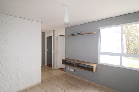 Sala de apartamento para alugar com 2 quartos, 48m² em Estância Jaraguá, São Paulo