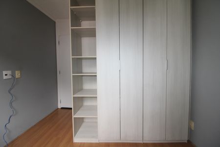 Quarto 2 de apartamento para alugar com 2 quartos, 48m² em Estância Jaraguá, São Paulo