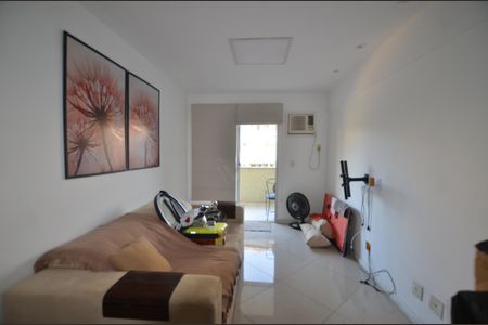 Sala de apartamento para alugar com 3 quartos, 86m² em Jardim Sulacap, Rio de Janeiro