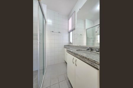 Apartamento à venda com 80m², 3 quartos e 2 vagasBanheiro Social 